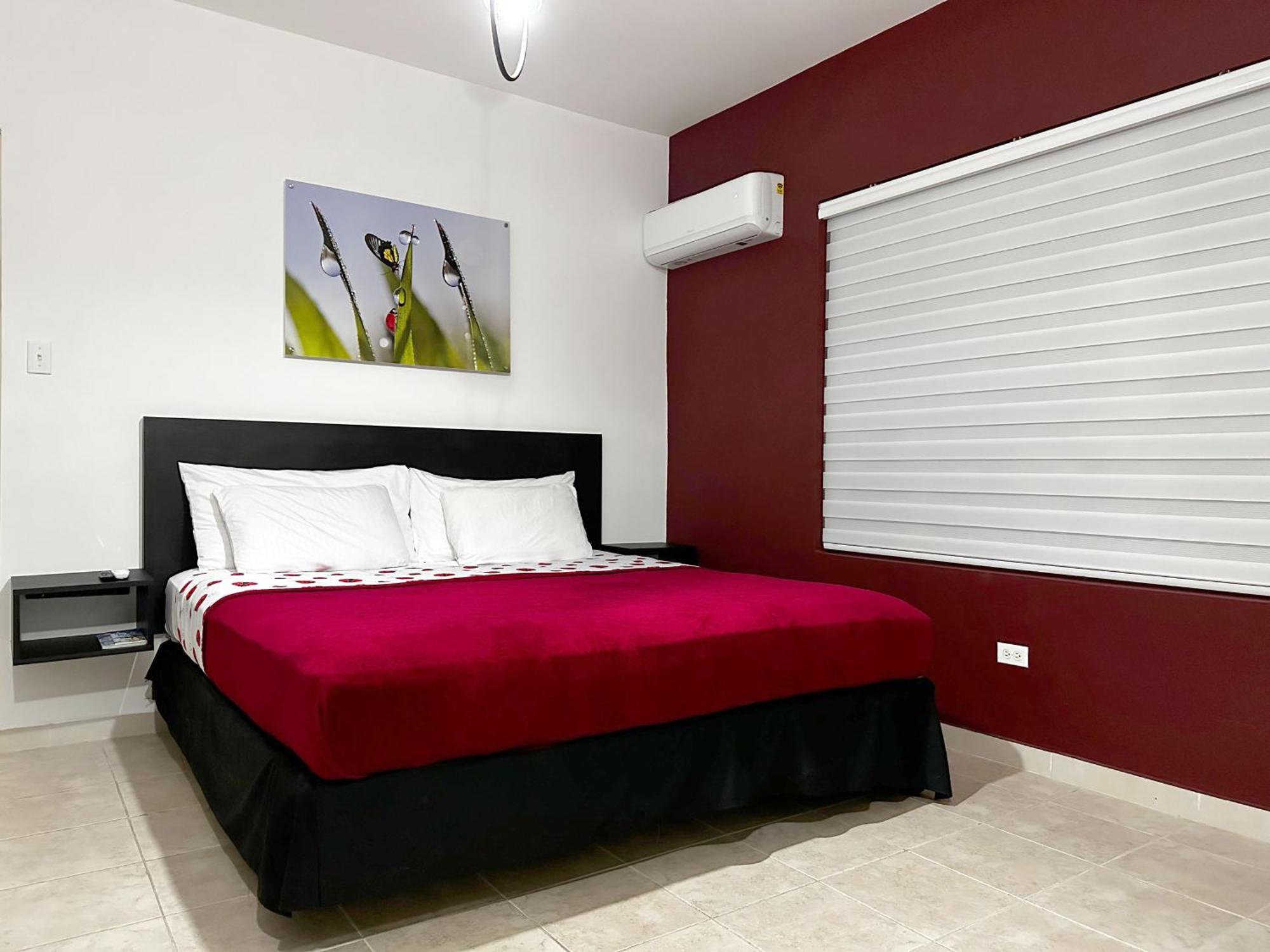Ladybugs Apartments Παλμ Μπιτς Εξωτερικό φωτογραφία